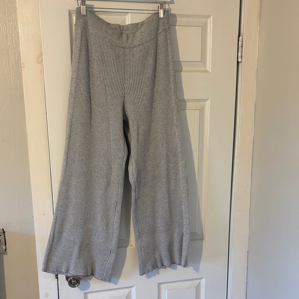 AE Ribbed Wide-Leg Pants